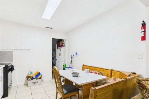 Immobilier commercial à vendre à Fort Lauderdale, Floride: 180.32 m2 № 1923015 - photo 11