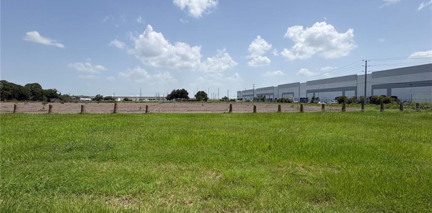 Terreno en Lakeland, Florida № 2229620