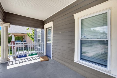 House in Tampa, Florida 3 bedrooms, 111.39 sq.m. № 2227031 - photo 3