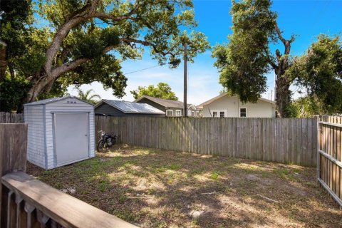 House in Tampa, Florida 3 bedrooms, 111.39 sq.m. № 2227031 - photo 24