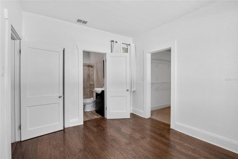 House in Tampa, Florida 3 bedrooms, 111.39 sq.m. № 2227031 - photo 14