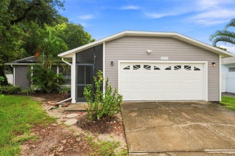 House in Palm Harbor, Florida 4 bedrooms, 153.1 sq.m. № 2283514
