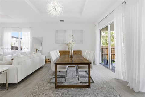 Villa ou maison à louer à Miami, Floride: 4 chambres, 296.17 m2 № 1996876 - photo 26