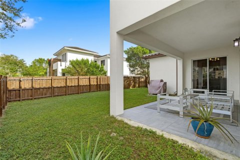 Villa ou maison à louer à Miami, Floride: 4 chambres, 296.17 m2 № 1996876 - photo 5