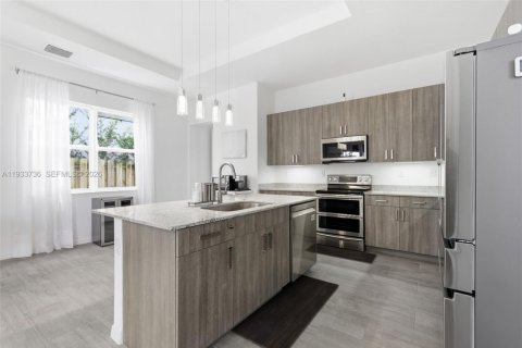 Villa ou maison à louer à Miami, Floride: 4 chambres, 296.17 m2 № 1996876 - photo 30