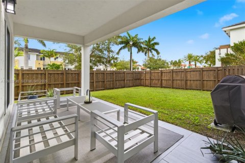 Villa ou maison à louer à Miami, Floride: 4 chambres, 296.17 m2 № 1996876 - photo 8