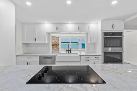 House in Holly Hill, Florida 4 bedrooms, 193.05 sq.m. № 1801936 - photo 4