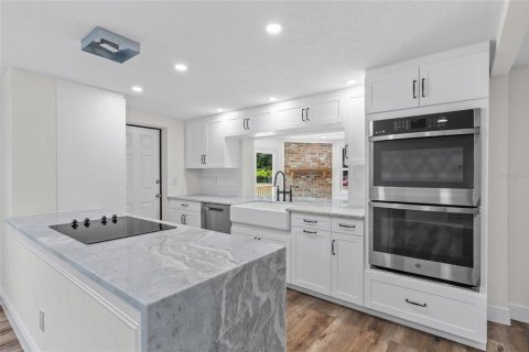 House in Holly Hill, Florida 4 bedrooms, 193.05 sq.m. № 1801936 - photo 3