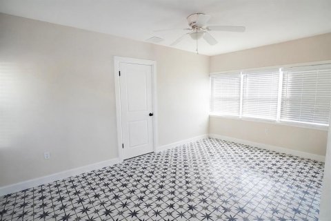 Villa ou maison à vendre à Tampa, Floride: 3 chambres, 119.29 m2 № 2200552 - photo 13
