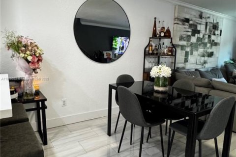 Купить кондоминиум в Майами, Флорида 2 спальни, 95.32м2, № 1777820 - фото 7