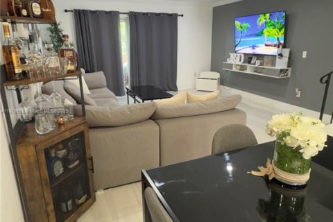 Купить кондоминиум в Майами, Флорида 2 спальни, 95.32м2, № 1777820 - фото 5
