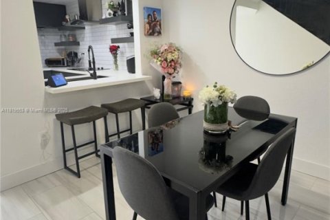 Купить кондоминиум в Майами, Флорида 2 спальни, 95.32м2, № 1777820 - фото 4