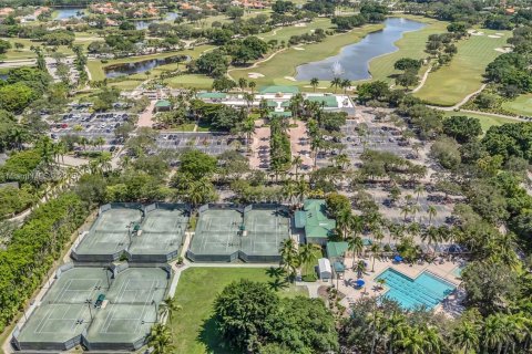 Townhouse in Weston, Florida 4 bedrooms, 219.25 sq.m. № 1889915 - photo 6