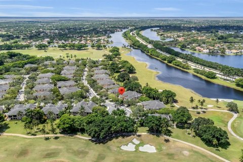 Townhouse in Weston, Florida 4 bedrooms, 219.25 sq.m. № 1889915 - photo 4