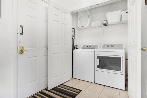 Condo in Kissimmee, Florida, 2 bedrooms  № 1658624 - photo 12