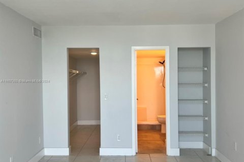 Купить кондоминиум в Норт-Майами, Флорида 2 спальни, 97.55м2, № 1958451 - фото 9