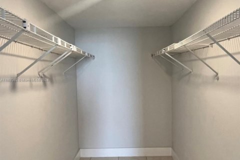 Купить кондоминиум в Норт-Майами, Флорида 2 спальни, 97.55м2, № 1958451 - фото 16