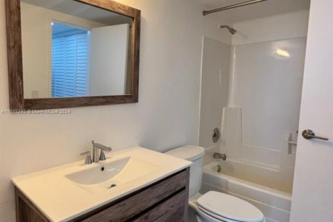 Купить кондоминиум в Норт-Майами, Флорида 2 спальни, 97.55м2, № 1958451 - фото 12