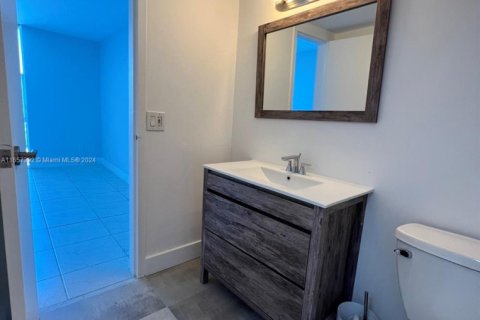 Купить кондоминиум в Норт-Майами, Флорида 2 спальни, 97.55м2, № 1958451 - фото 11