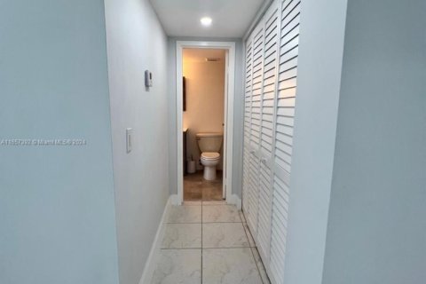 Купить кондоминиум в Норт-Майами, Флорида 2 спальни, 97.55м2, № 1958451 - фото 13