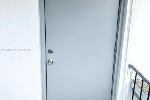 Apartment in Fort Lauderdale, Florida 2 bedrooms, 70.98 sq.m. № 2068304