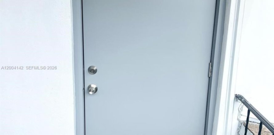 Apartment in Fort Lauderdale, Florida 2 bedrooms, 70.98 sq.m. № 2068304