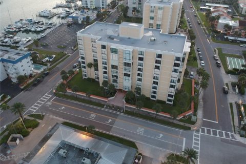 Condo in Clearwater, Florida, 2 bedrooms № 2395855 - photo 3