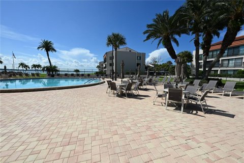 Condo in Clearwater, Florida, 2 bedrooms № 2395855 - photo 13