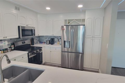 Condo in Clearwater, Florida, 2 bedrooms № 2395855 - photo 29
