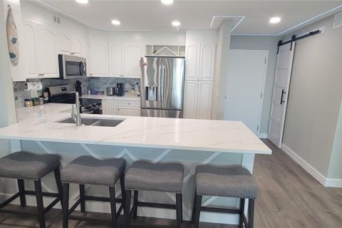 Condo in Clearwater, Florida, 2 bedrooms № 2395855 - photo 30