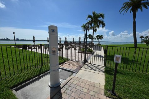 Condo in Clearwater, Florida, 2 bedrooms № 2395855 - photo 17