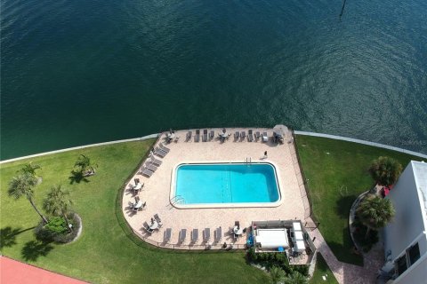 Condo in Clearwater, Florida, 2 bedrooms № 2395855 - photo 22