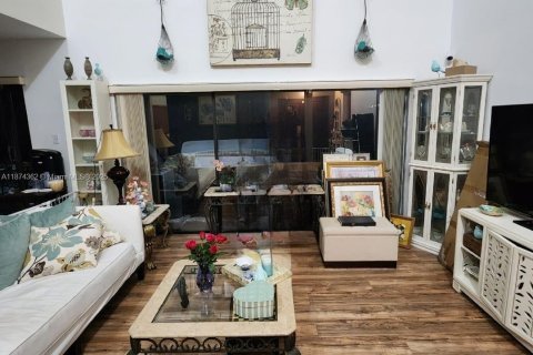 House in Miami, Florida 4 bedrooms, 179.21 sq.m. № 1979022 - photo 22