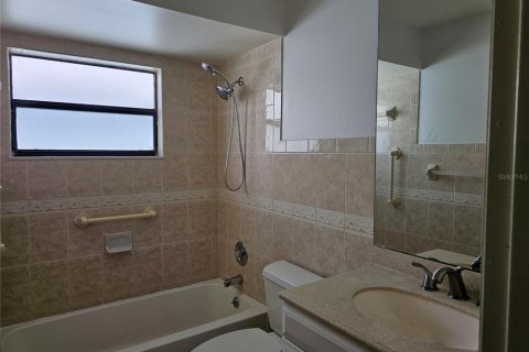 House in Kissimmee, Florida 4 bedrooms, 148.46 sq.m. № 1869782 - photo 14