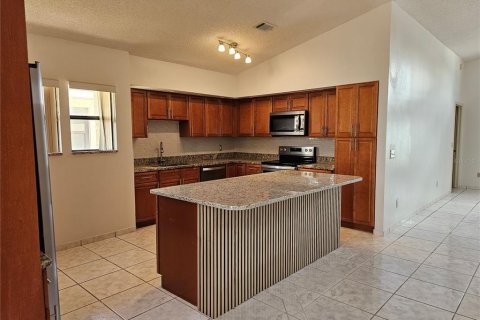 House in Kissimmee, Florida 4 bedrooms, 148.46 sq.m. № 1869782 - photo 8