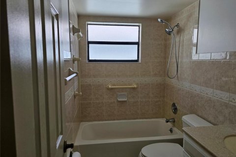 House in Kissimmee, Florida 4 bedrooms, 148.46 sq.m. № 1869782 - photo 15