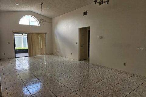 House in Kissimmee, Florida 4 bedrooms, 148.46 sq.m. № 1869782 - photo 9