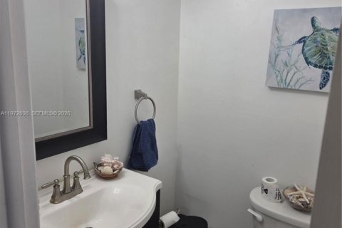 Touwnhouse à louer à Hollywood, Floride: 3 chambres, 176.51 m2 № 2042904 - photo 9