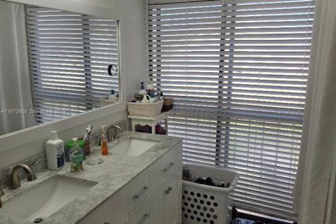 Touwnhouse à louer à Hollywood, Floride: 3 chambres, 176.51 m2 № 2042904 - photo 6