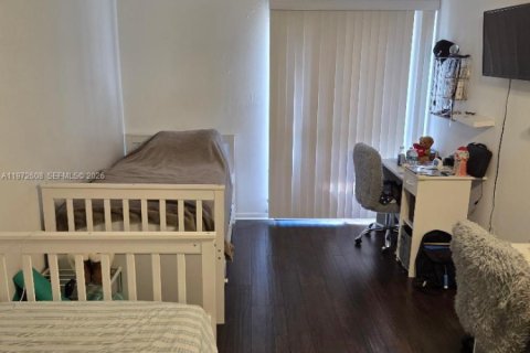 Touwnhouse à louer à Hollywood, Floride: 3 chambres, 176.51 m2 № 2042904 - photo 11