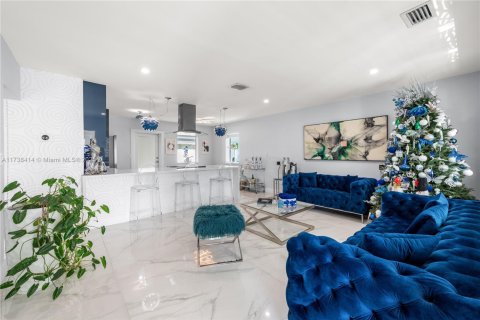 House in Hollywood, Florida 3 bedrooms, 157.93 sq.m. № 1492284 - photo 19