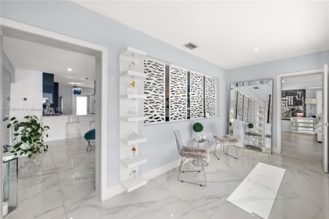 House in Hollywood, Florida 3 bedrooms, 157.93 sq.m. № 1492284 - photo 18