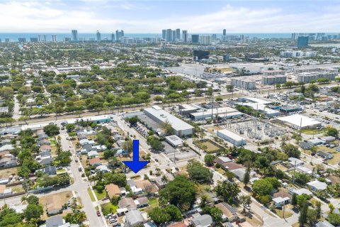 House in Hollywood, Florida 3 bedrooms, 157.93 sq.m. № 1492284 - photo 14