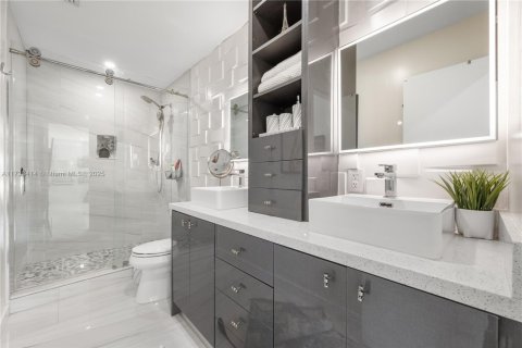 House in Hollywood, Florida 3 bedrooms, 157.93 sq.m. № 1492284 - photo 29