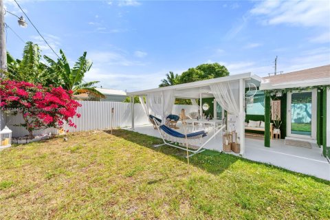 House in Hollywood, Florida 3 bedrooms, 157.93 sq.m. № 1492284 - photo 9