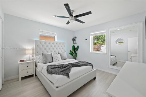 House in Hollywood, Florida 3 bedrooms, 157.93 sq.m. № 1492284 - photo 2