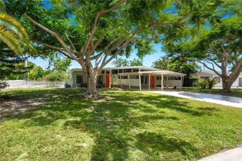 Apartamento en alquiler en Sarasota, Florida, 2 dormitorios, 113.71 m2 № 1745305 - foto 2