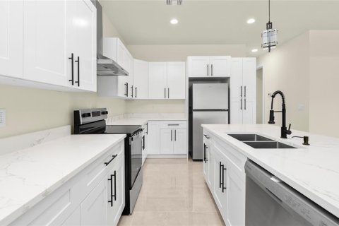House in Punta Gorda, Florida 3 bedrooms, 146.88 sq.m. № 2113367 - photo 19