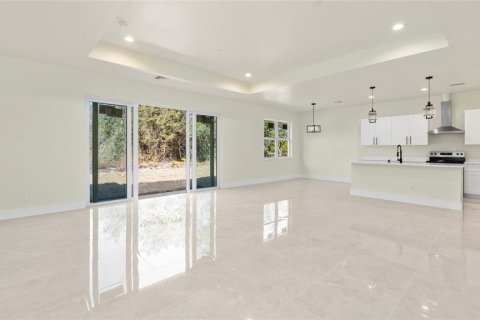 House in Punta Gorda, Florida 3 bedrooms, 146.88 sq.m. № 2113367 - photo 3