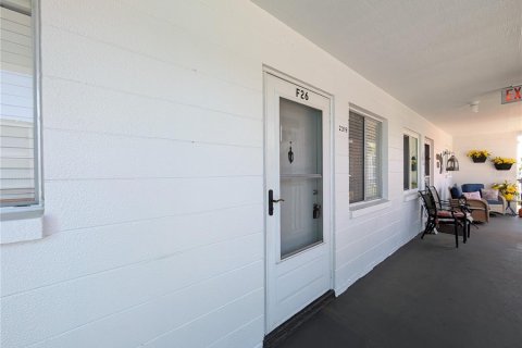 Condo in Bradenton, Florida, 1 bedroom № 2212726 - photo 2